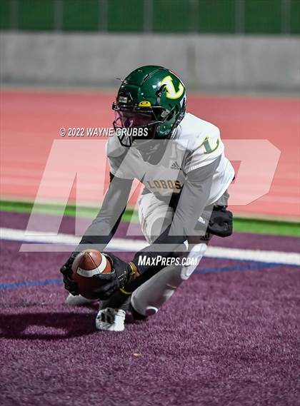 Thumbnail 3 in Longview vs. Lone Star (UIL 5A D1 Area Playoff) photogallery.