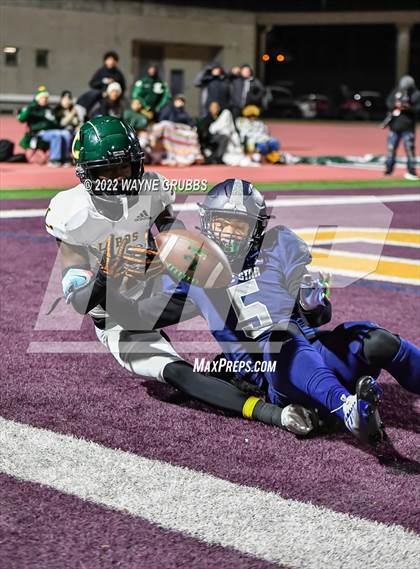 Thumbnail 2 in Longview vs. Lone Star (UIL 5A D1 Area Playoff) photogallery.