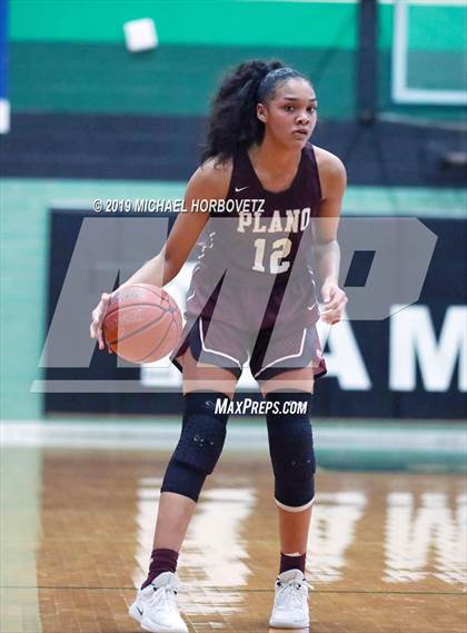Thumbnail 3 in Lakeview Centennial vs. Plano (UIL 6A Bi-District Playoff) photogallery.