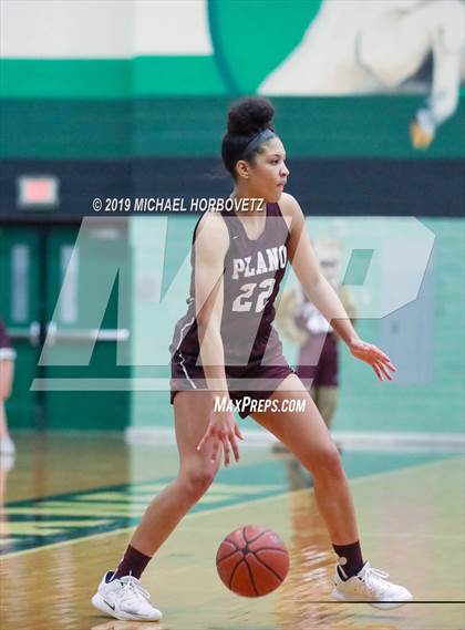 Thumbnail 3 in Lakeview Centennial vs. Plano (UIL 6A Bi-District Playoff) photogallery.