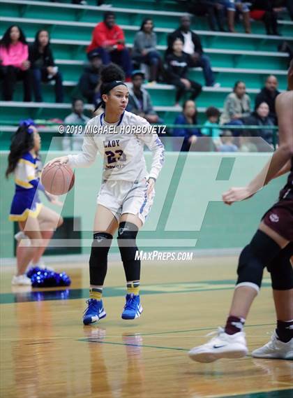 Thumbnail 2 in Lakeview Centennial vs. Plano (UIL 6A Bi-District Playoff) photogallery.