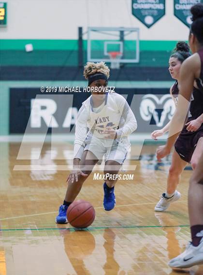 Thumbnail 3 in Lakeview Centennial vs. Plano (UIL 6A Bi-District Playoff) photogallery.