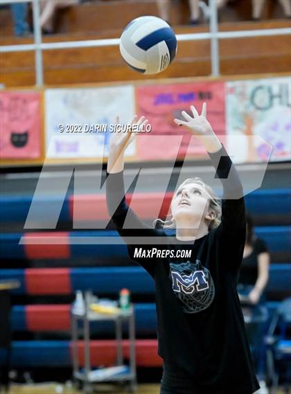 Thumbnail 1 in Buena @ McClintock photogallery.