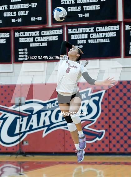 Thumbnail 3 in Buena @ McClintock photogallery.
