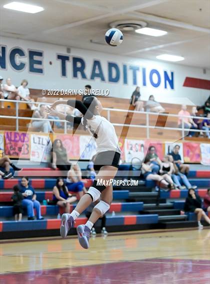 Thumbnail 3 in Buena @ McClintock photogallery.
