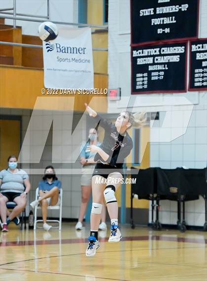 Thumbnail 3 in Buena @ McClintock photogallery.