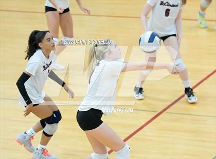Thumbnail 1 in Buena @ McClintock photogallery.