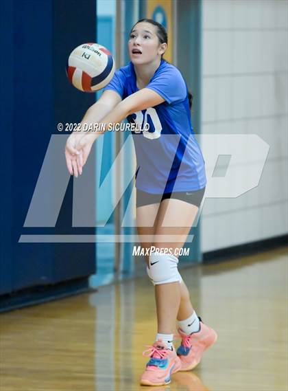 Thumbnail 3 in Buena @ McClintock photogallery.