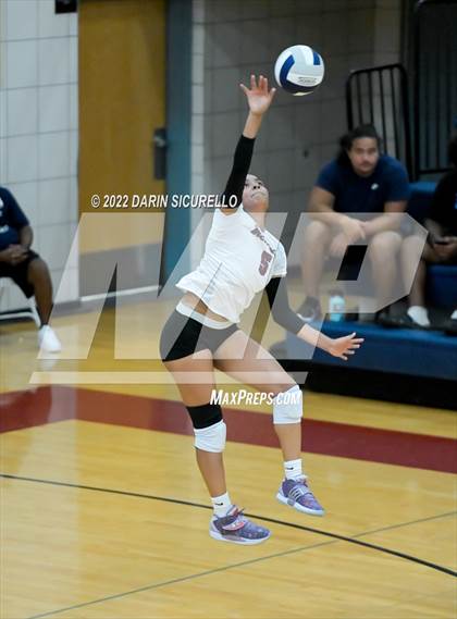 Thumbnail 2 in Buena @ McClintock photogallery.