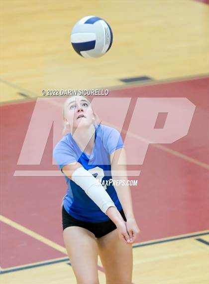 Thumbnail 3 in Buena @ McClintock photogallery.