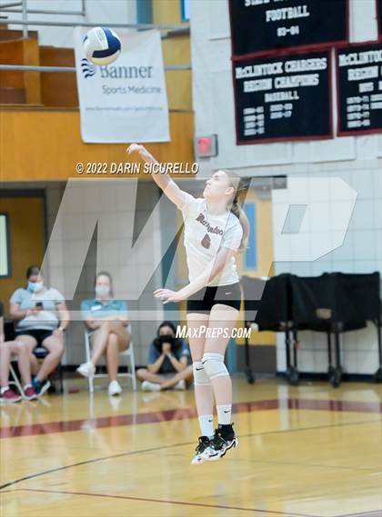 Thumbnail 1 in Buena @ McClintock photogallery.