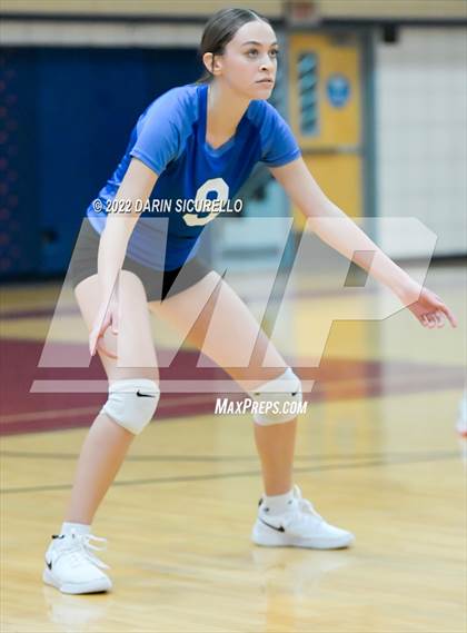 Thumbnail 2 in Buena @ McClintock photogallery.
