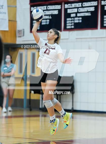 Thumbnail 1 in Buena @ McClintock photogallery.