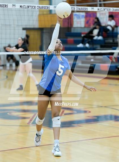 Thumbnail 3 in Buena @ McClintock photogallery.