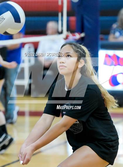 Thumbnail 2 in Buena @ McClintock photogallery.