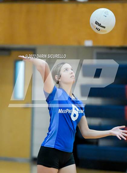 Thumbnail 3 in Buena @ McClintock photogallery.