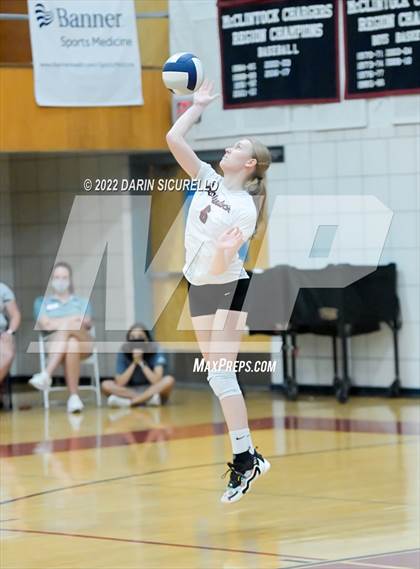 Thumbnail 3 in Buena @ McClintock photogallery.