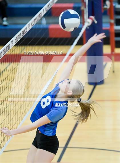 Thumbnail 3 in Buena @ McClintock photogallery.
