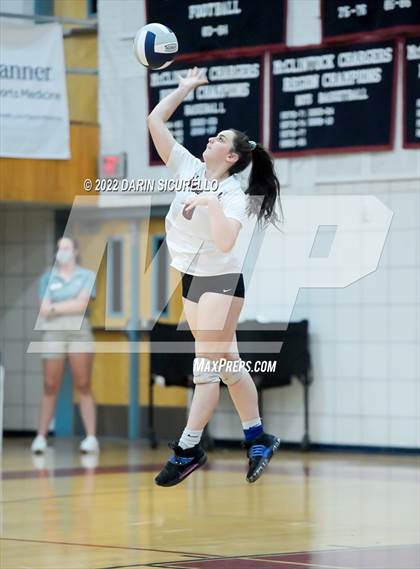 Thumbnail 3 in Buena @ McClintock photogallery.