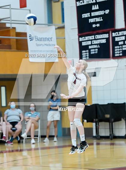 Thumbnail 1 in Buena @ McClintock photogallery.