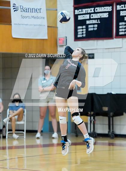 Thumbnail 1 in Buena @ McClintock photogallery.