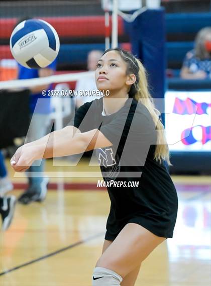 Thumbnail 3 in Buena @ McClintock photogallery.