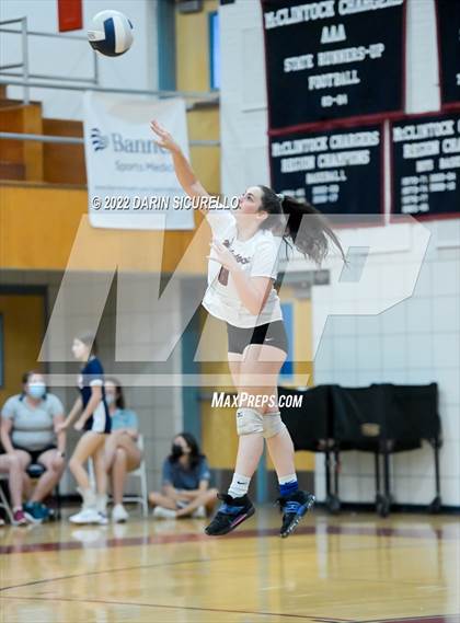 Thumbnail 1 in Buena @ McClintock photogallery.