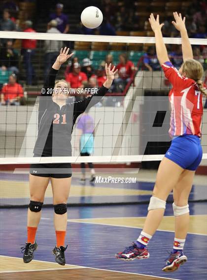 Thumbnail 3 in Springfield vs. Kiowa (CHSAA 1A Quarterfinal) photogallery.