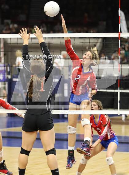 Thumbnail 2 in Springfield vs. Kiowa (CHSAA 1A Quarterfinal) photogallery.