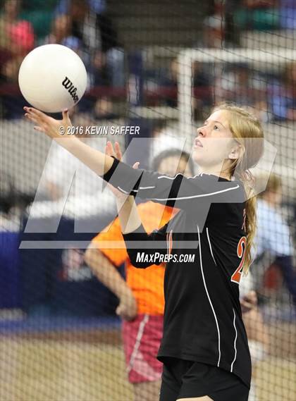 Thumbnail 2 in Springfield vs. Kiowa (CHSAA 1A Quarterfinal) photogallery.