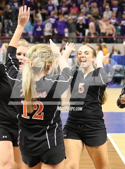 Thumbnail 3 in Springfield vs. Kiowa (CHSAA 1A Quarterfinal) photogallery.