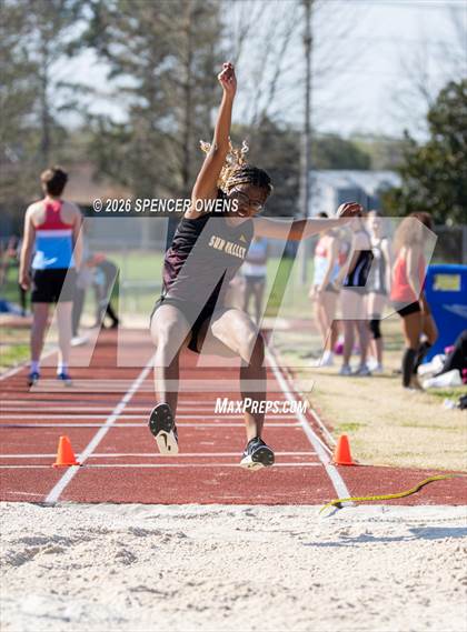 Thumbnail 1 in Marvin Ridge Invitational photogallery.
