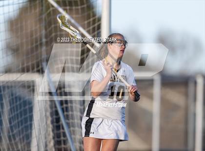 Thumbnail 1 in Cherokee Trail @ Arapahoe photogallery.