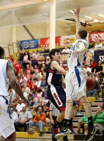 Thumbnail 3 in Sacred Heart Cathedral vs. Campolindo (CIF NorCal Regional D3 Final) photogallery.
