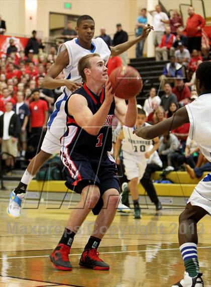 Thumbnail 1 in Sacred Heart Cathedral vs. Campolindo (CIF NorCal Regional D3 Final) photogallery.
