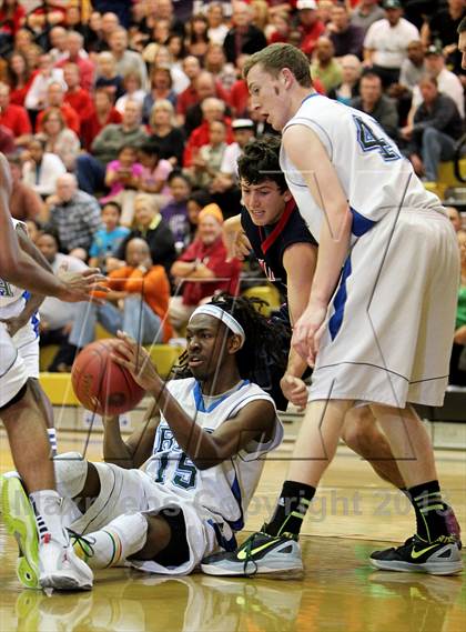 Thumbnail 1 in Sacred Heart Cathedral vs. Campolindo (CIF NorCal Regional D3 Final) photogallery.