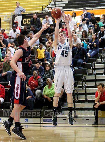 Thumbnail 3 in Sacred Heart Cathedral vs. Campolindo (CIF NorCal Regional D3 Final) photogallery.