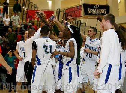 Thumbnail 3 in Sacred Heart Cathedral vs. Campolindo (CIF NorCal Regional D3 Final) photogallery.