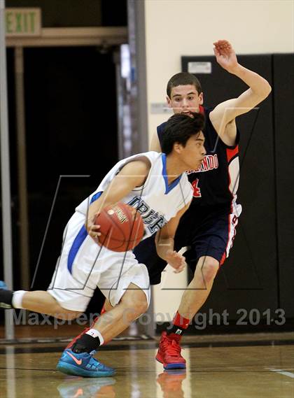 Thumbnail 1 in Sacred Heart Cathedral vs. Campolindo (CIF NorCal Regional D3 Final) photogallery.