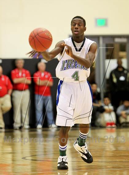 Thumbnail 1 in Sacred Heart Cathedral vs. Campolindo (CIF NorCal Regional D3 Final) photogallery.