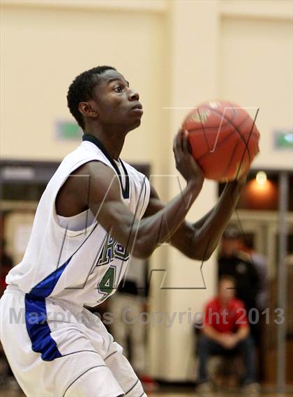Thumbnail 3 in Sacred Heart Cathedral vs. Campolindo (CIF NorCal Regional D3 Final) photogallery.