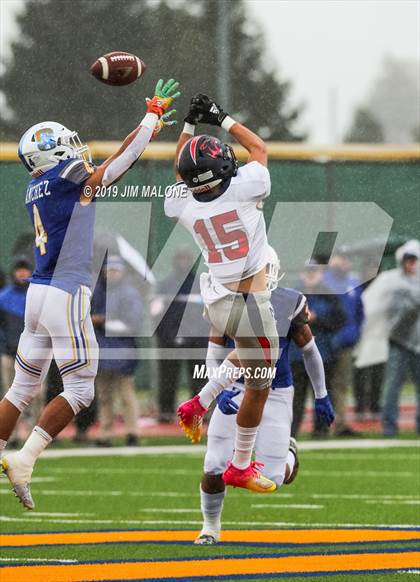 Thumbnail 2 in San Joaquin Memorial @ Serra (CIF NorCal D 1-A Regional Final) photogallery.