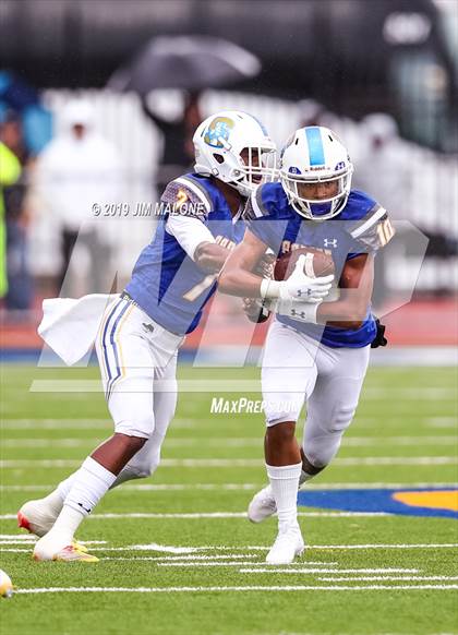 Thumbnail 3 in San Joaquin Memorial @ Serra (CIF NorCal D 1-A Regional Final) photogallery.