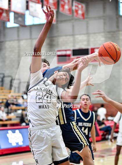 Thumbnail 1 in San Juan Hills vs. Dos Pueblos (Nike Extravaganza) photogallery.