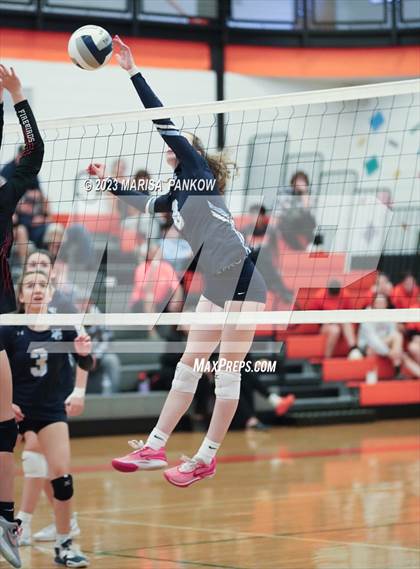Thumbnail 2 in Bishop Grimes vs Phoenix photogallery.