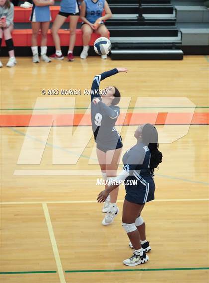 Thumbnail 2 in Bishop Grimes vs Phoenix photogallery.