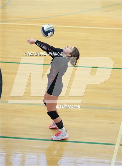 Thumbnail 3 in Bishop Grimes vs Phoenix photogallery.