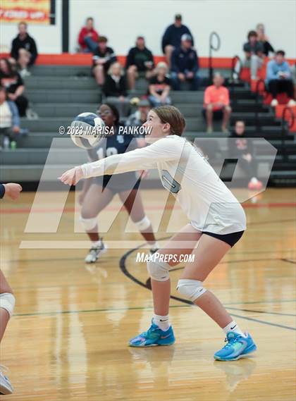 Thumbnail 3 in Bishop Grimes vs Phoenix photogallery.
