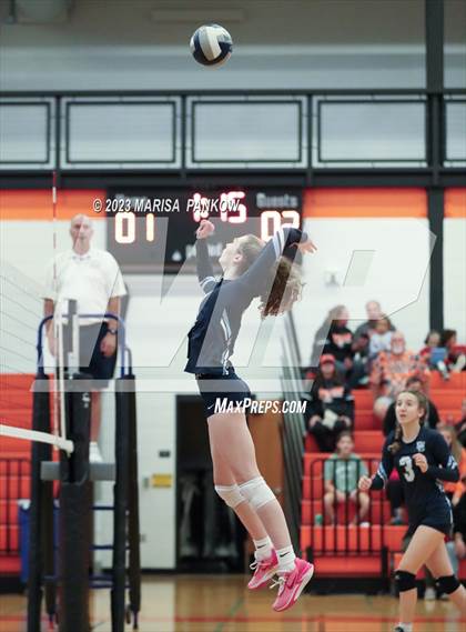 Thumbnail 2 in Bishop Grimes vs Phoenix photogallery.