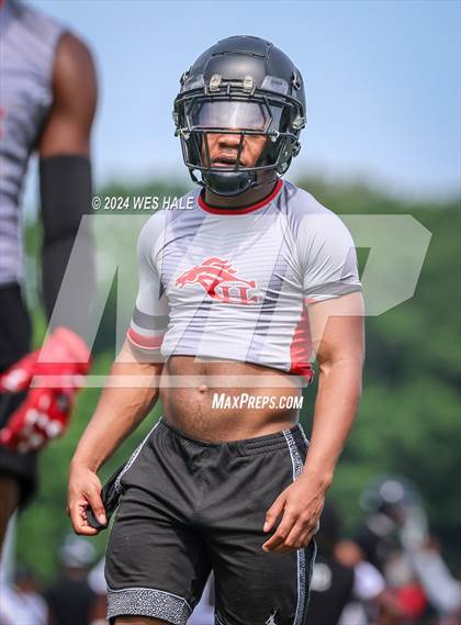 Thumbnail 1 in Cleveland Central vs Center Hill (U of Memphis 7v7) photogallery.